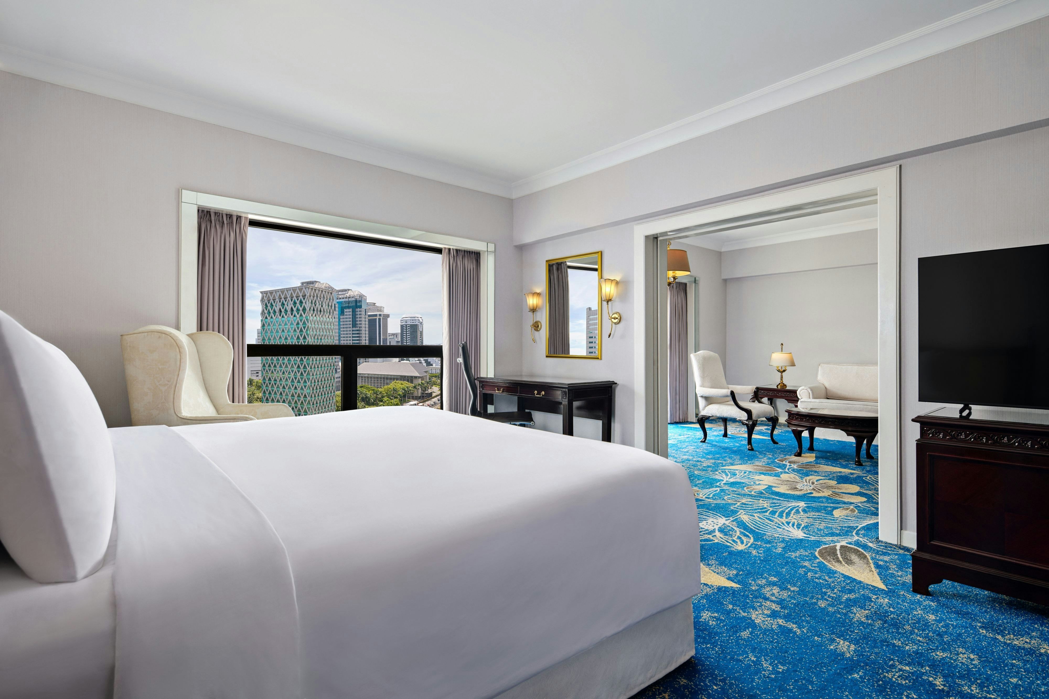 Sari Pacific Jakarta Autograph Collection-guestroom-Pacific Suite - Bedroom.jpg