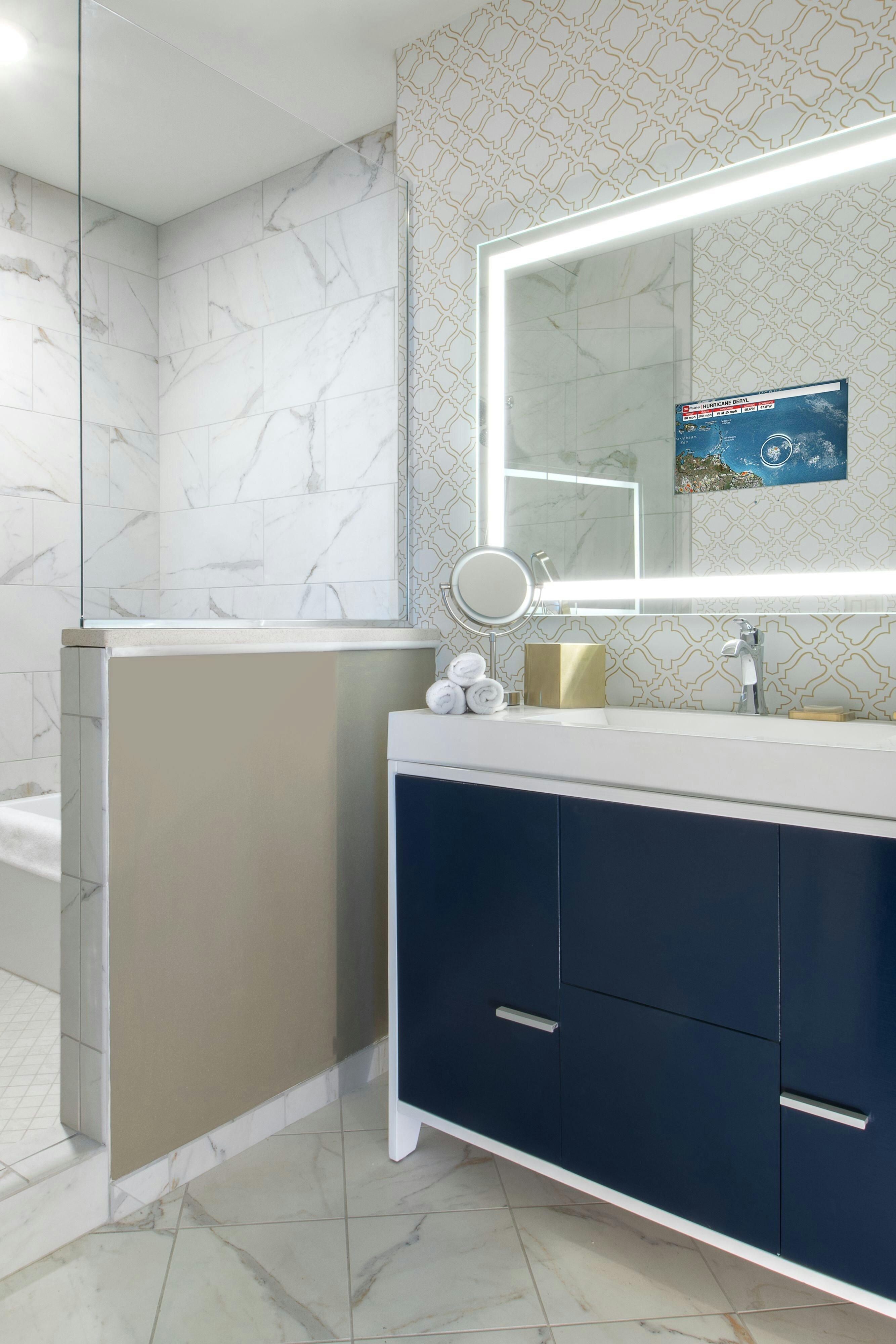 Hotel Saint Louis Autograph Collection-guestroom-Guest Bathroom.jpg
