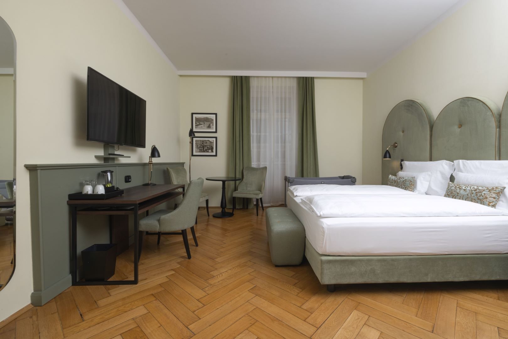 STADT HOTEL CITTA-guestroom-Junior Suite.jpg