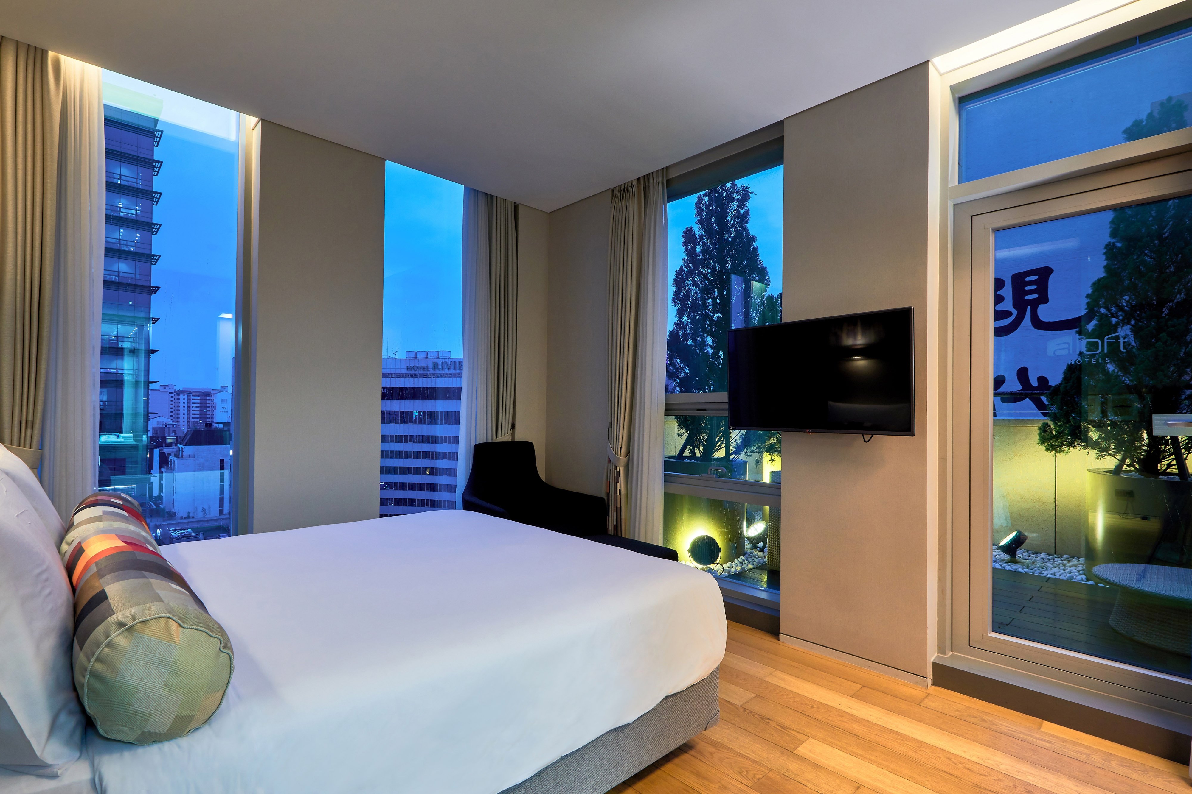 Aloft Seoul Gangnam-guestroom-King Aloft Urban Suite.jpg