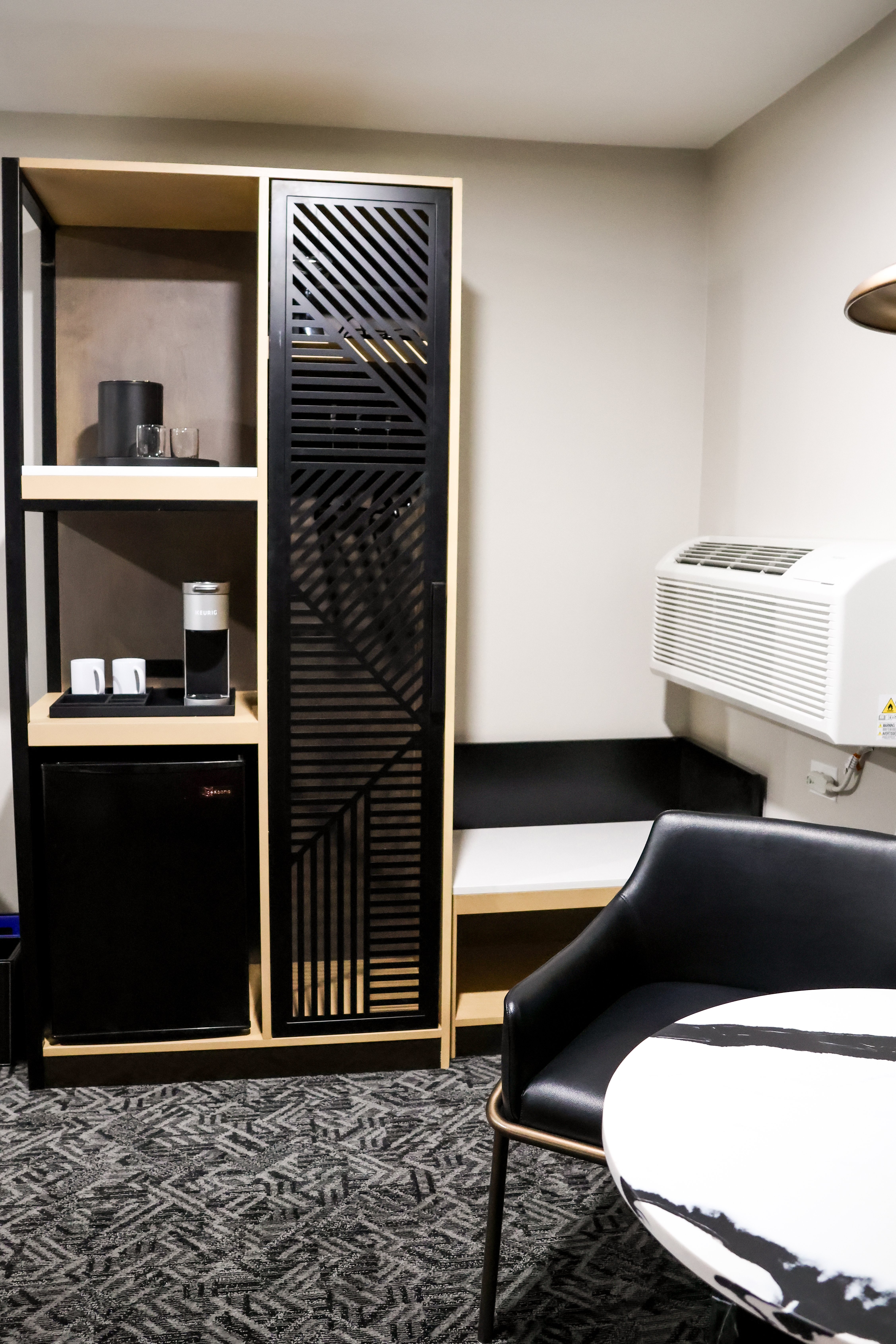 VOCO FLAGSTAFF BY IHG-guestroom-Room Feature.jpg