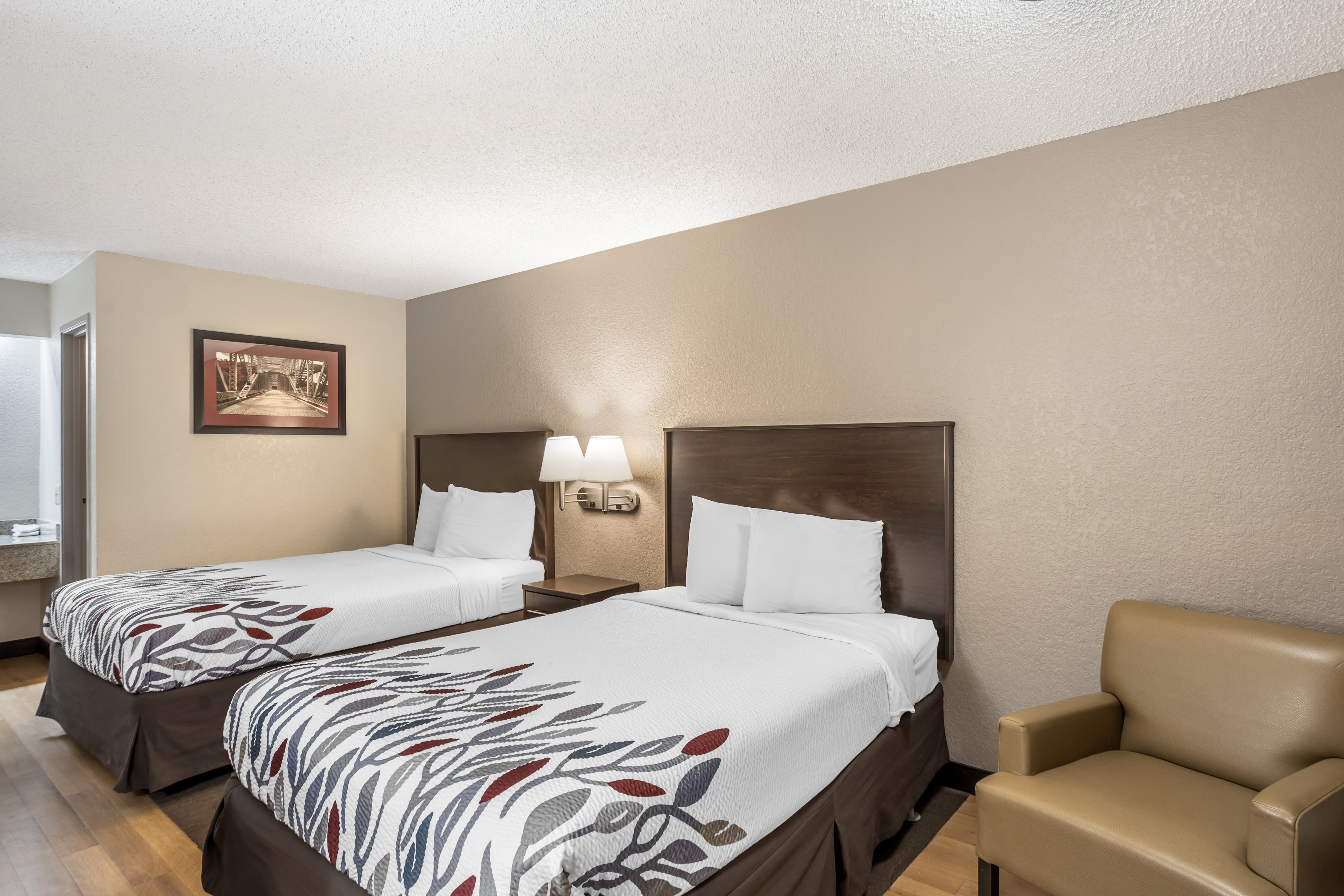 RED ROOF DANVILLE, PA-guestroom-RRI NS Deluxe Full Micro PRO Approved NDFM.jpg