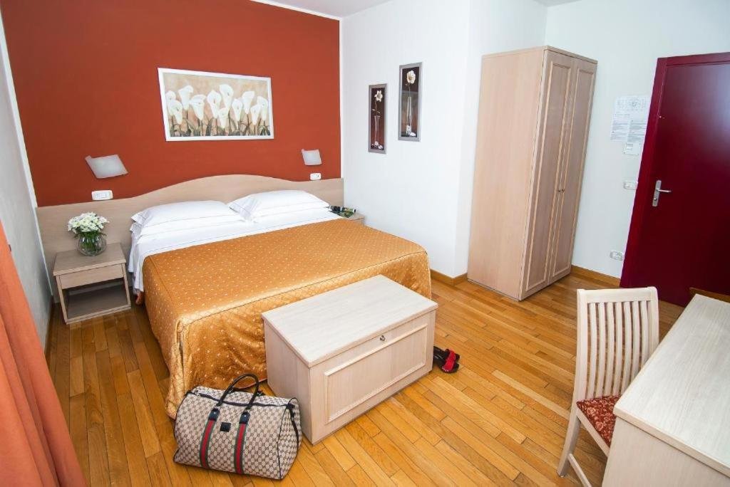 HOTEL LA COLONNA-guestroom-GUEST ROOM.jpg