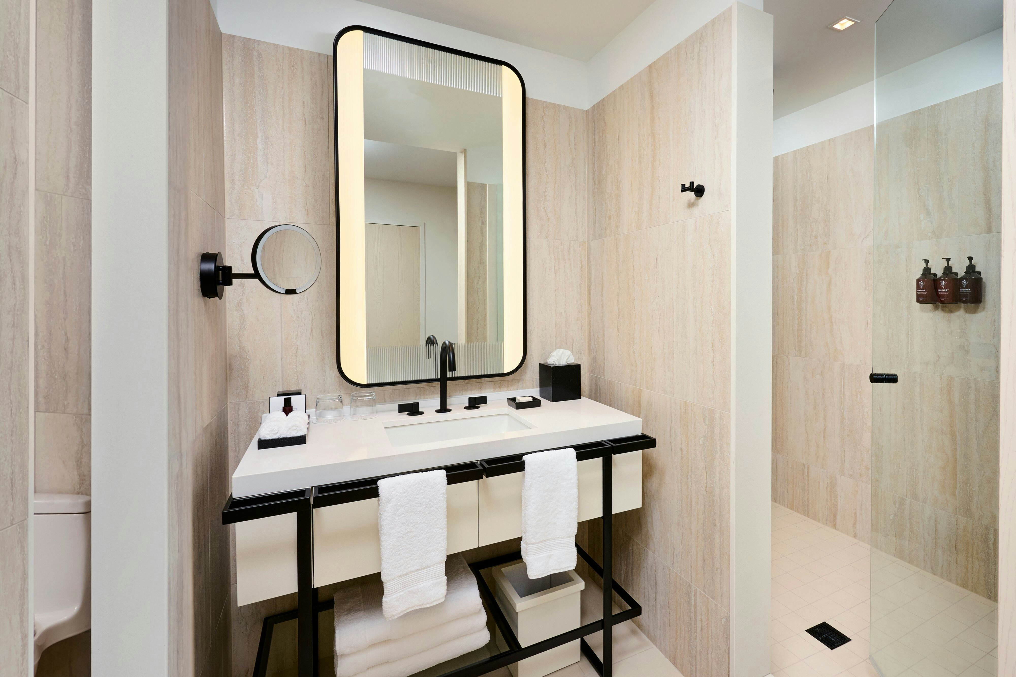 The Pearle Hotel and Spa Autograph Collection-guestroom-Guest bathroom.jpg