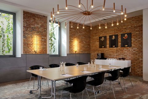 Z - Meeting Room