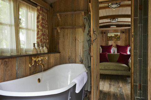 Field Wagons Bathroom