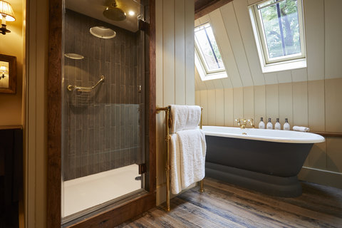 Tack Bathroom