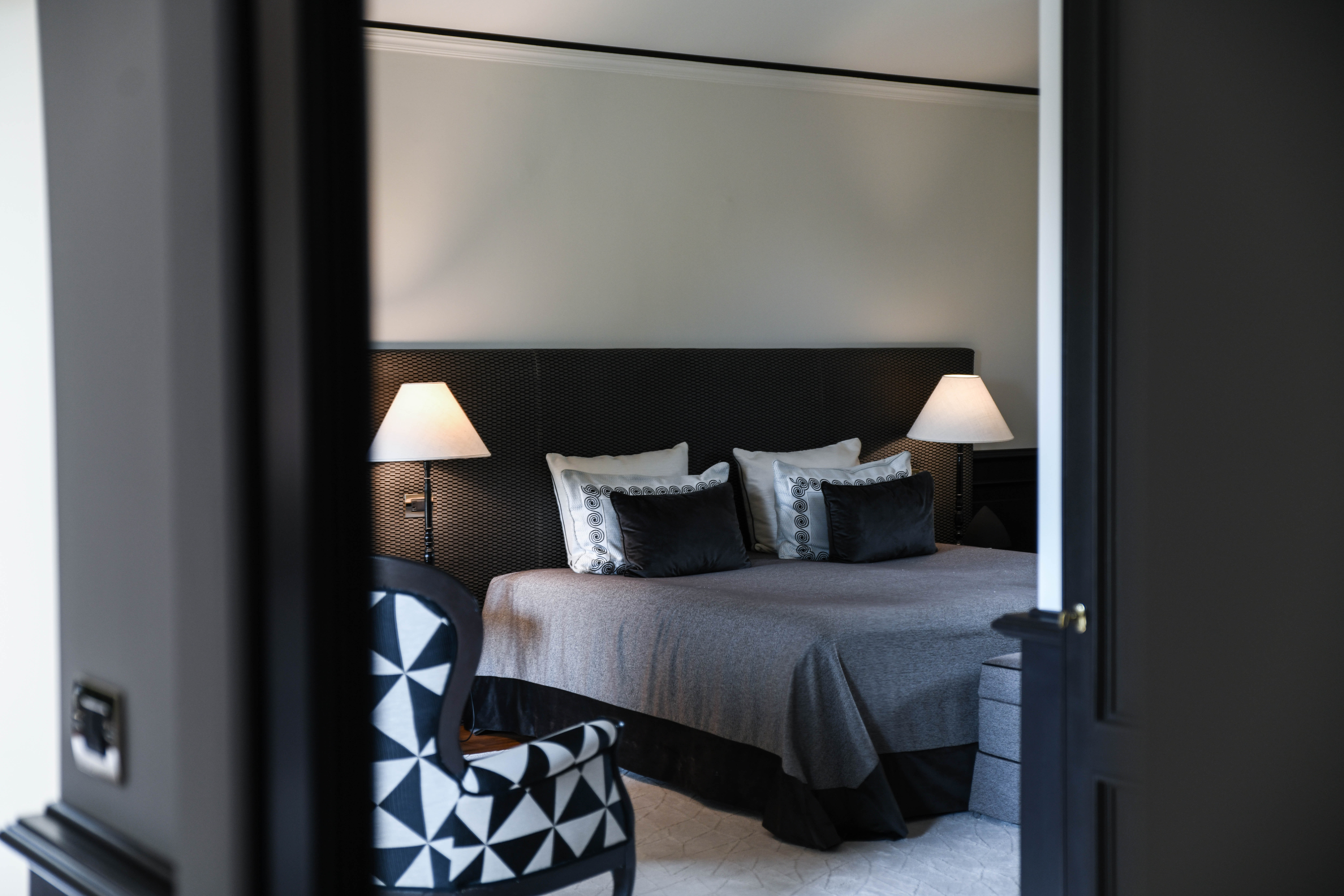 Da Vittorio-guestroom-Junior suite.jpg