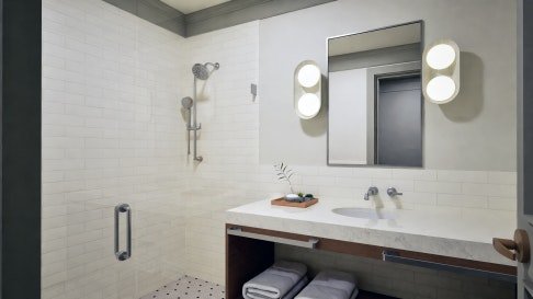 Hotel Richemont-guestroom-K DeluxeKing bathroom.jpg