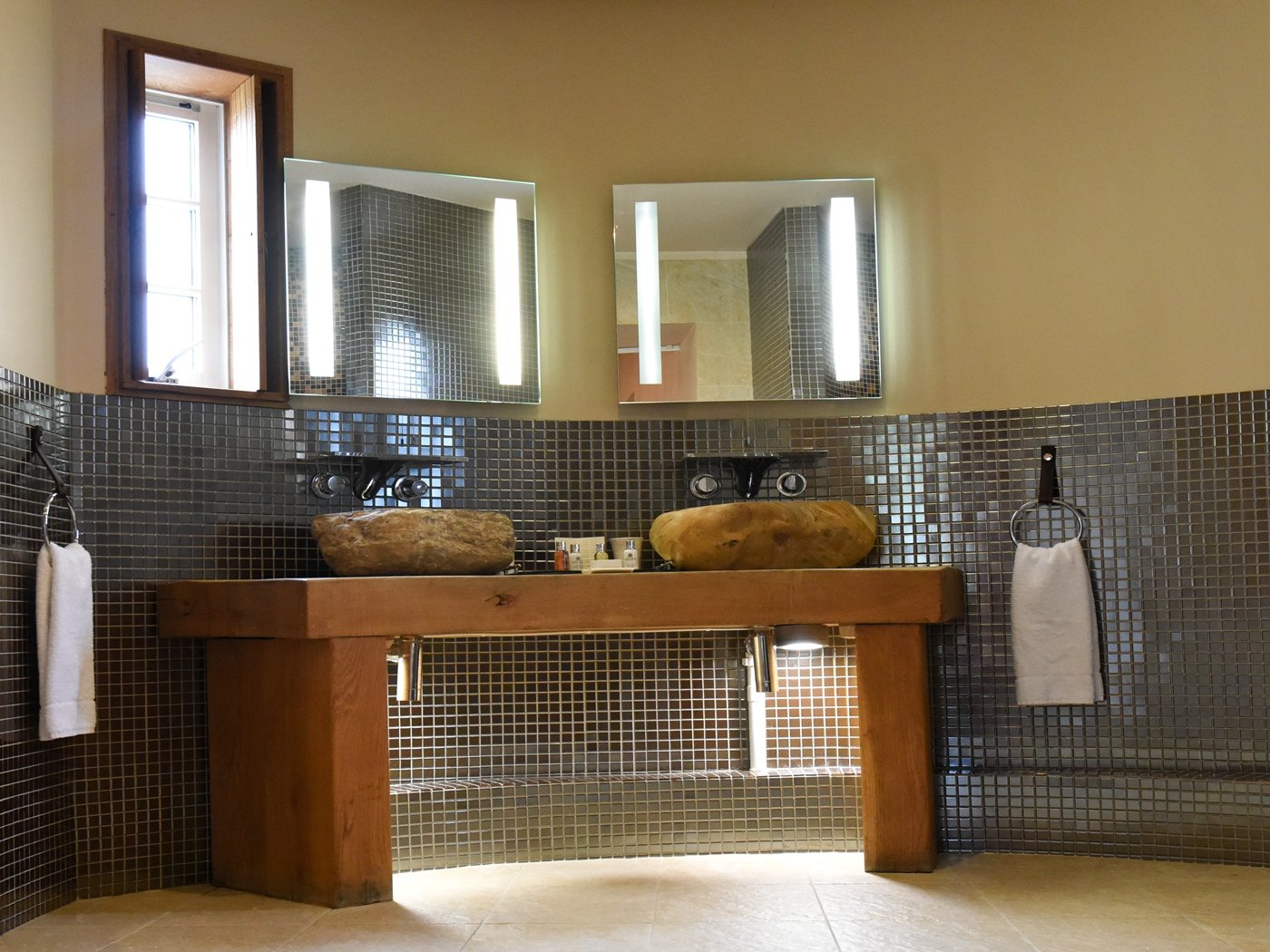 Glenskirlie Castle Hotel-guestroom-Castle Suite Bathroom.jpg