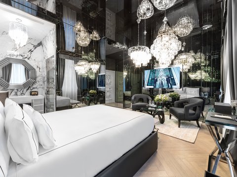 THE PLEIN HOTEL - Photo 3