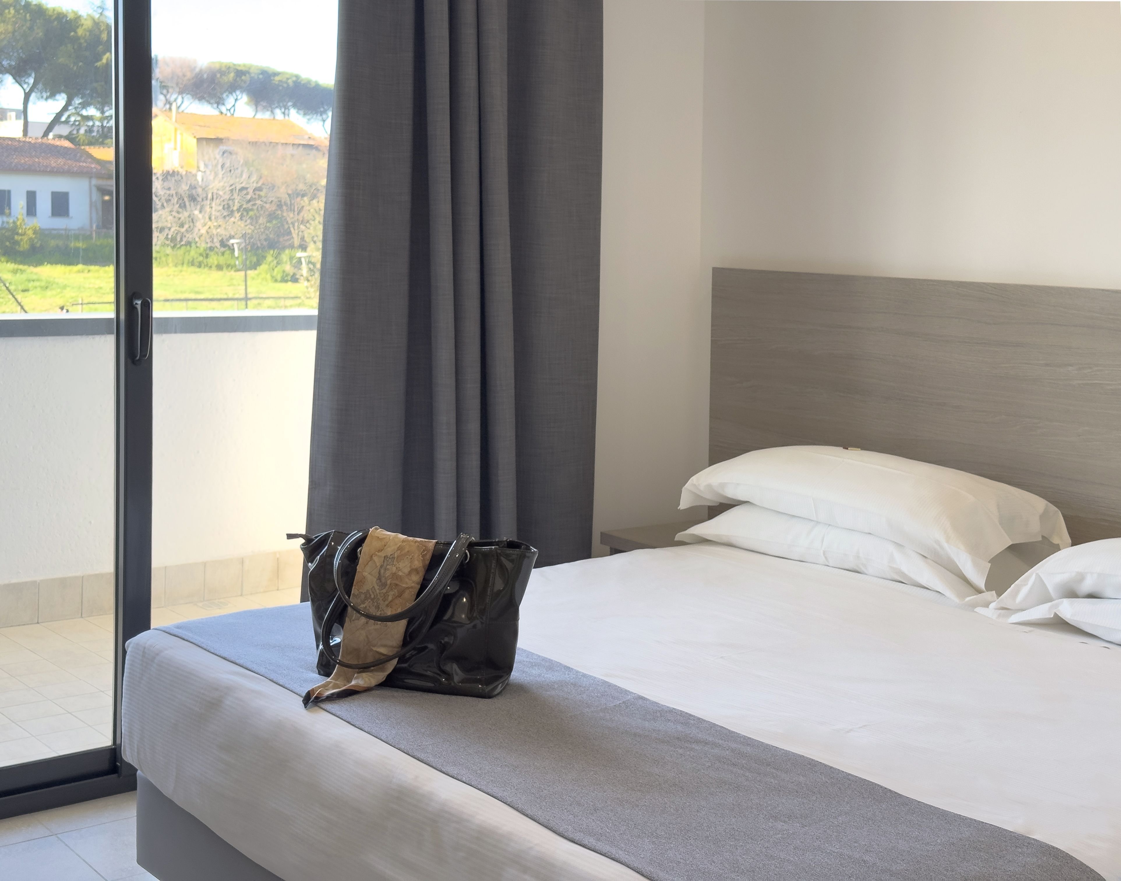 SIMON HOTEL APRILIA-guestroom-DOUBLE ROOM.jpg