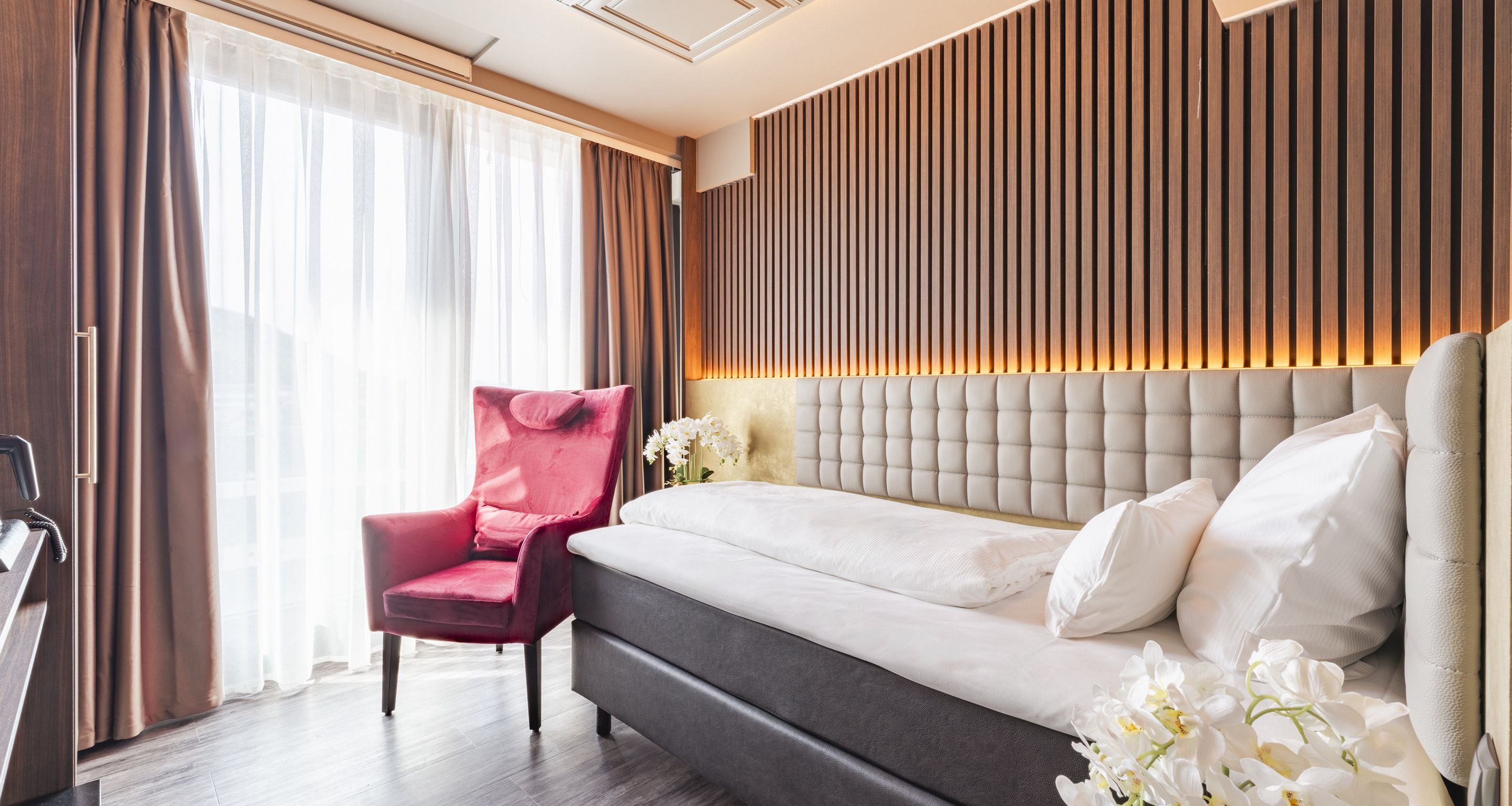 PLAZA PREMIUM HEIDELBERG-guestroom-Premium Single Room.jpg