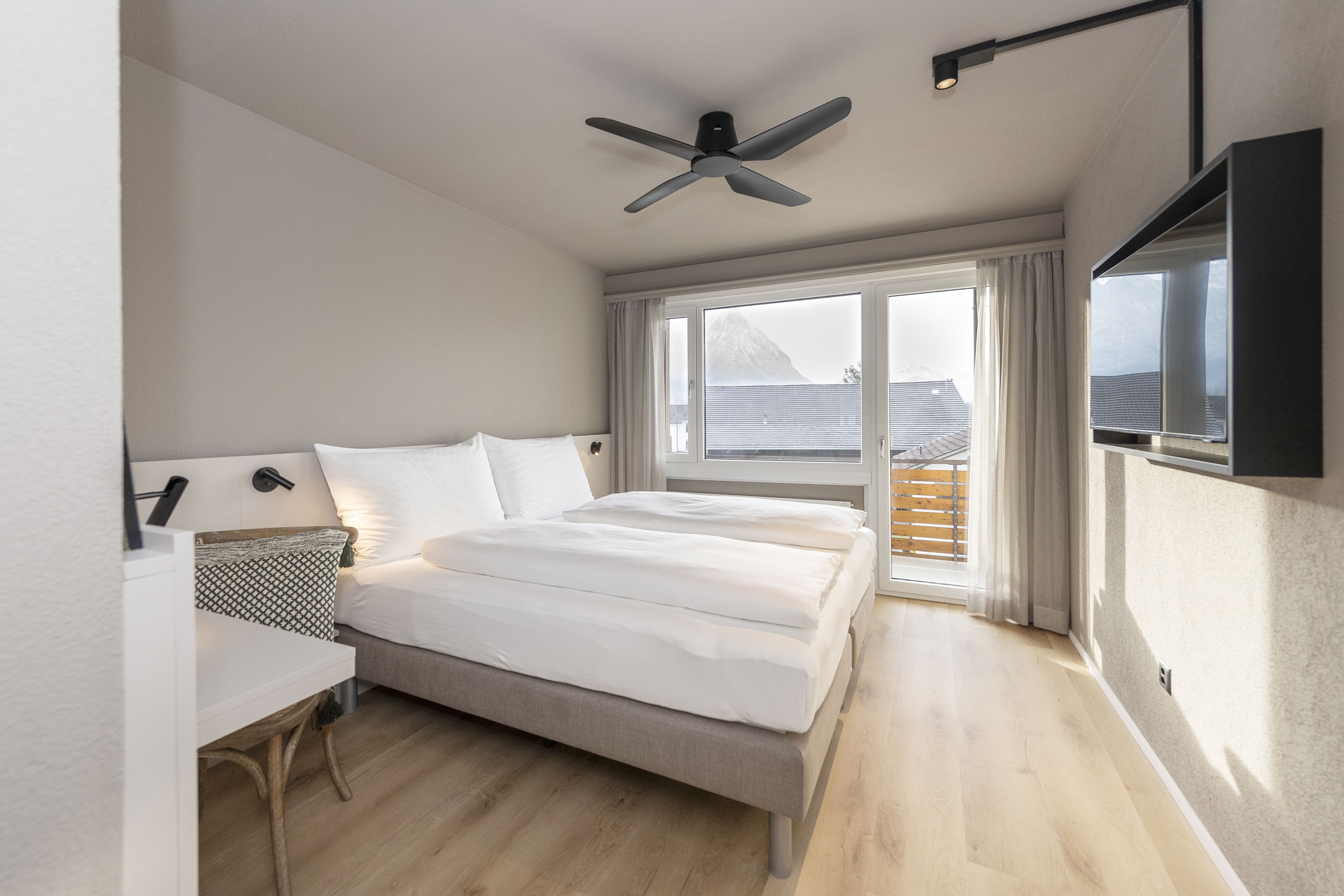GIESSEN HOTEL AND COFFEEHOUSE-guestroom-Double room.jpg