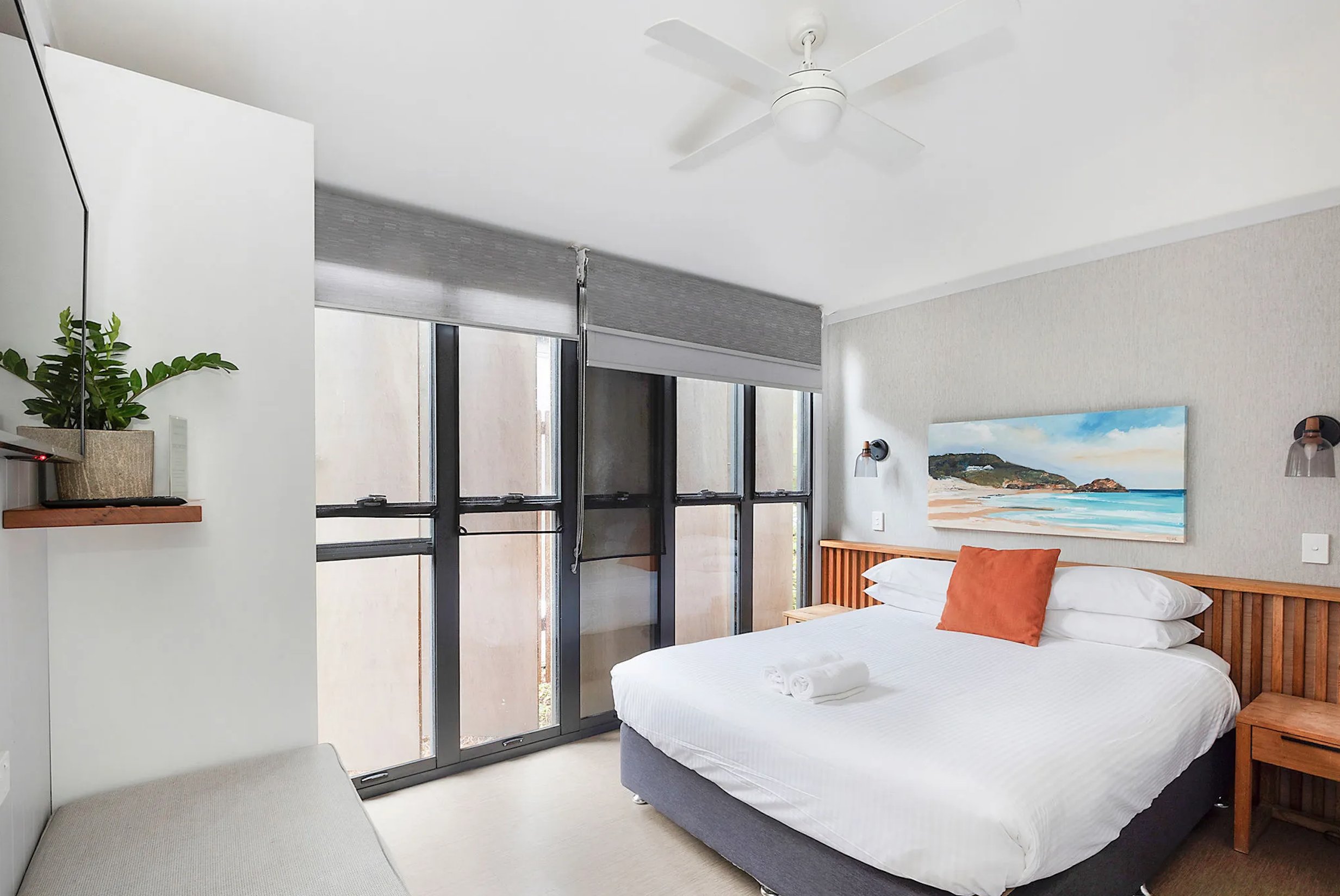 REFLECTIONS SEAL ROCKS - HOLID-guestroom-SE Premium Villa Sleeps Five Main Bedroom.jpg