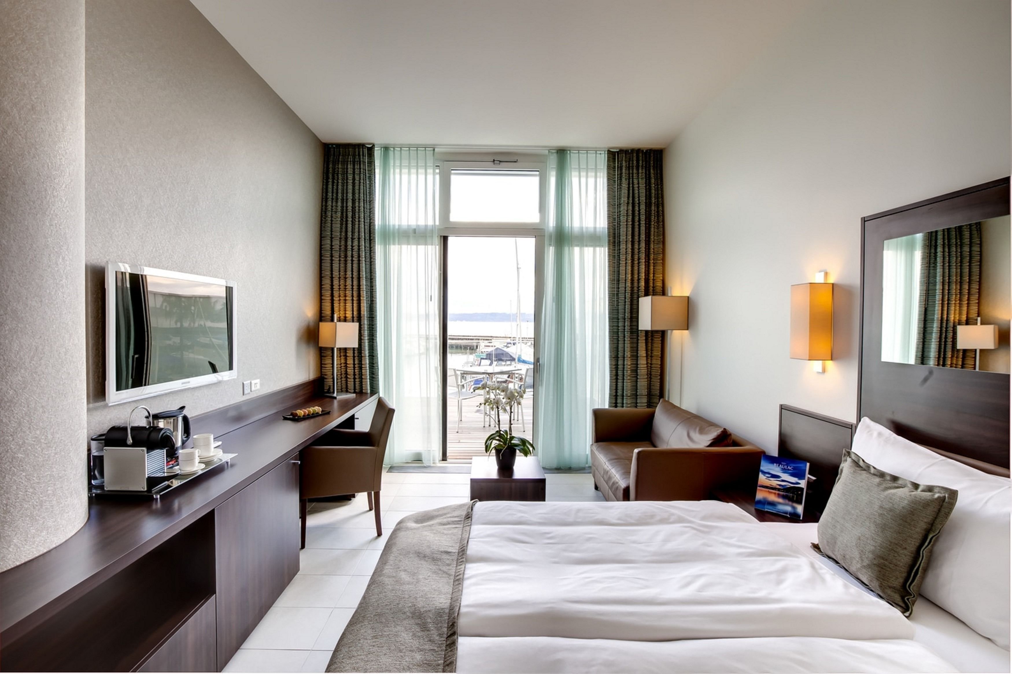 HOTEL BEAULAC-guestroom-Deluxe room with terrace.jpg