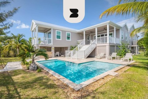 Aquaria Waterfront 4BR Home