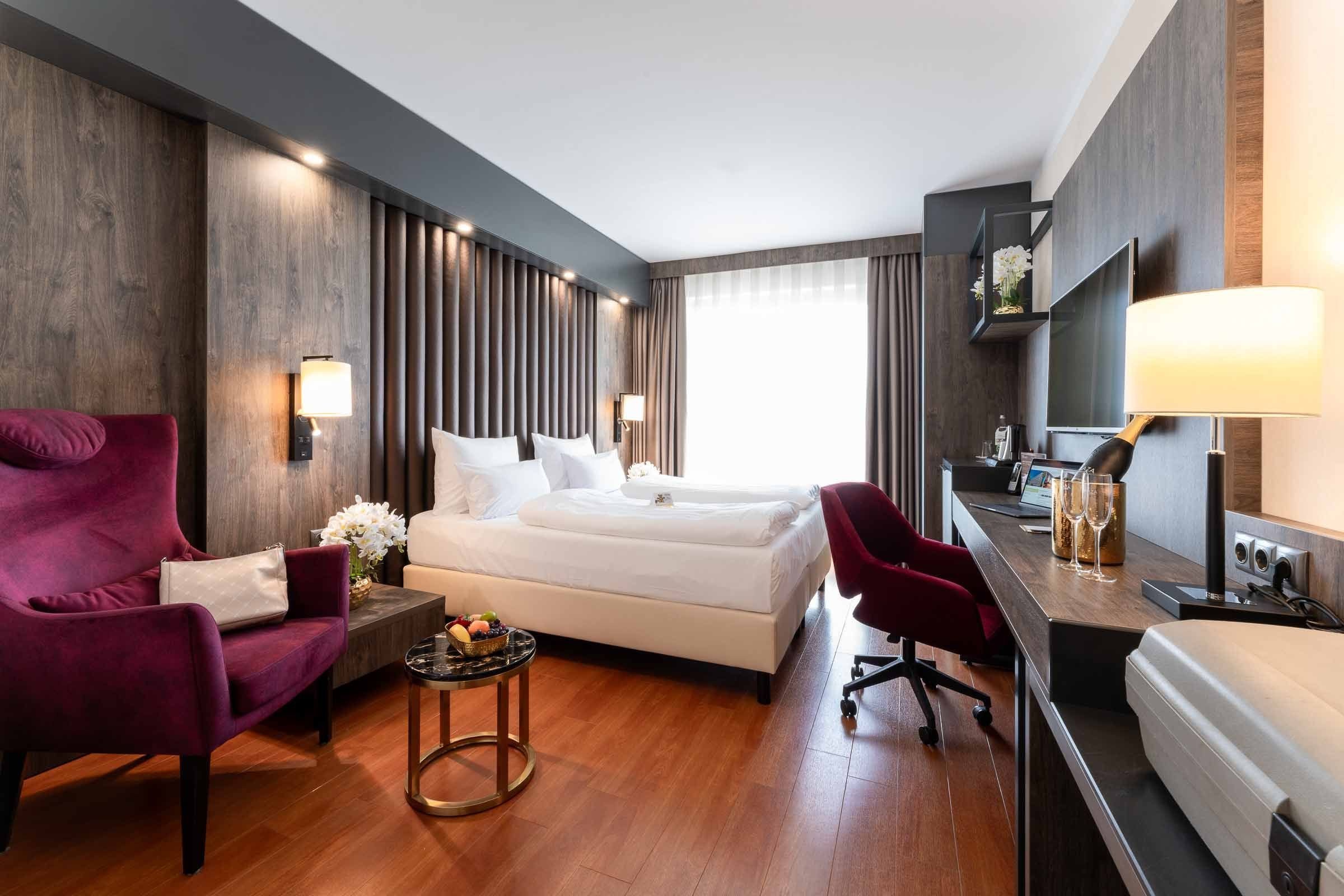 PLAZA PREMIUM KARLSRUHE-guestroom-Comfort Single Room.jpg