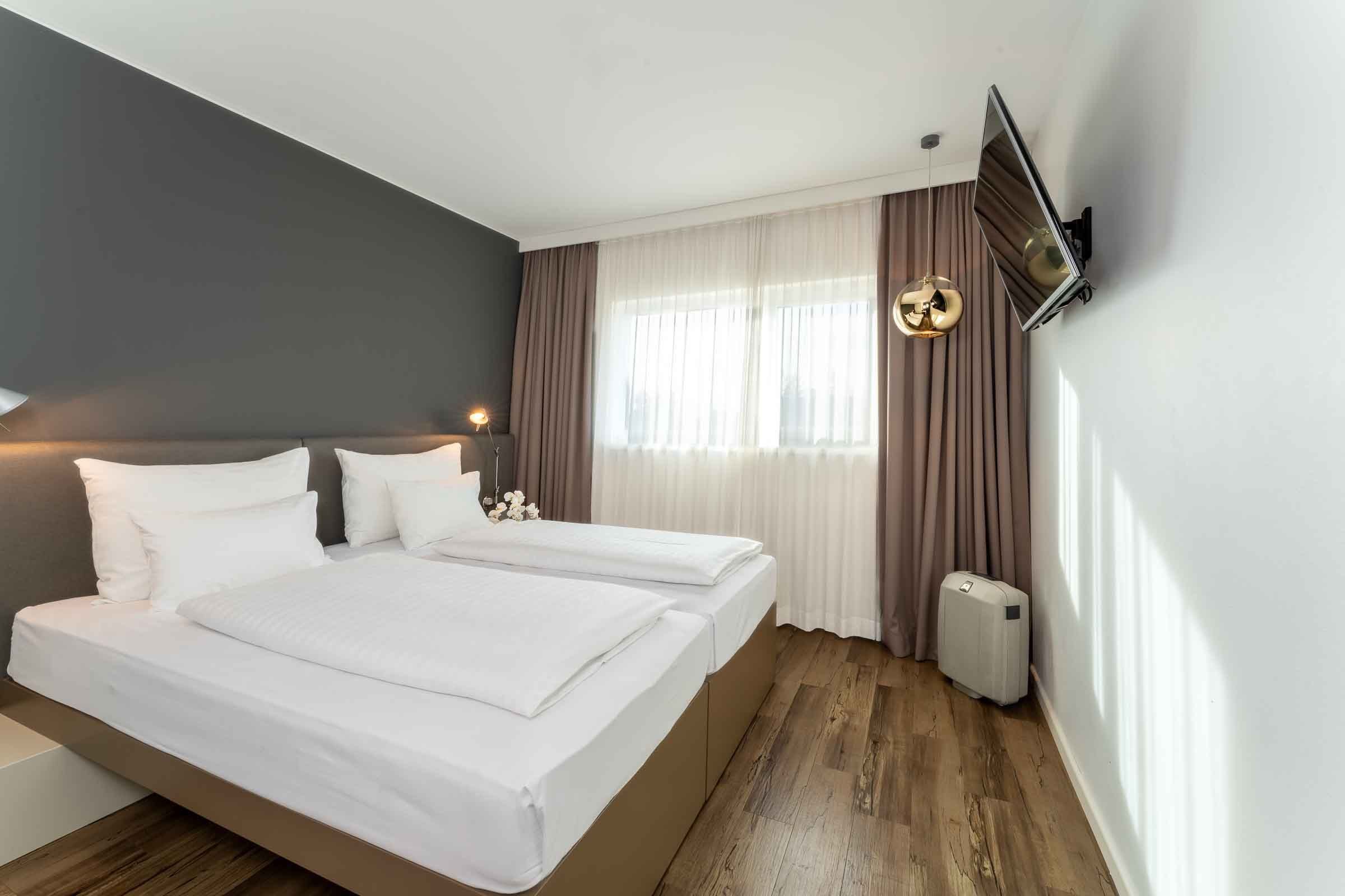 PLAZA INN GRAZ-guestroom-Standard Double Room.jpg