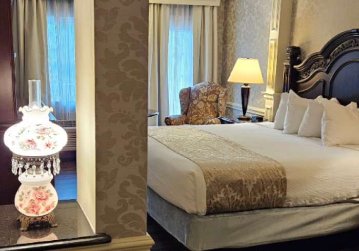 Fulton Steamboat Inn-guestroom-Captains King Bed.jpg