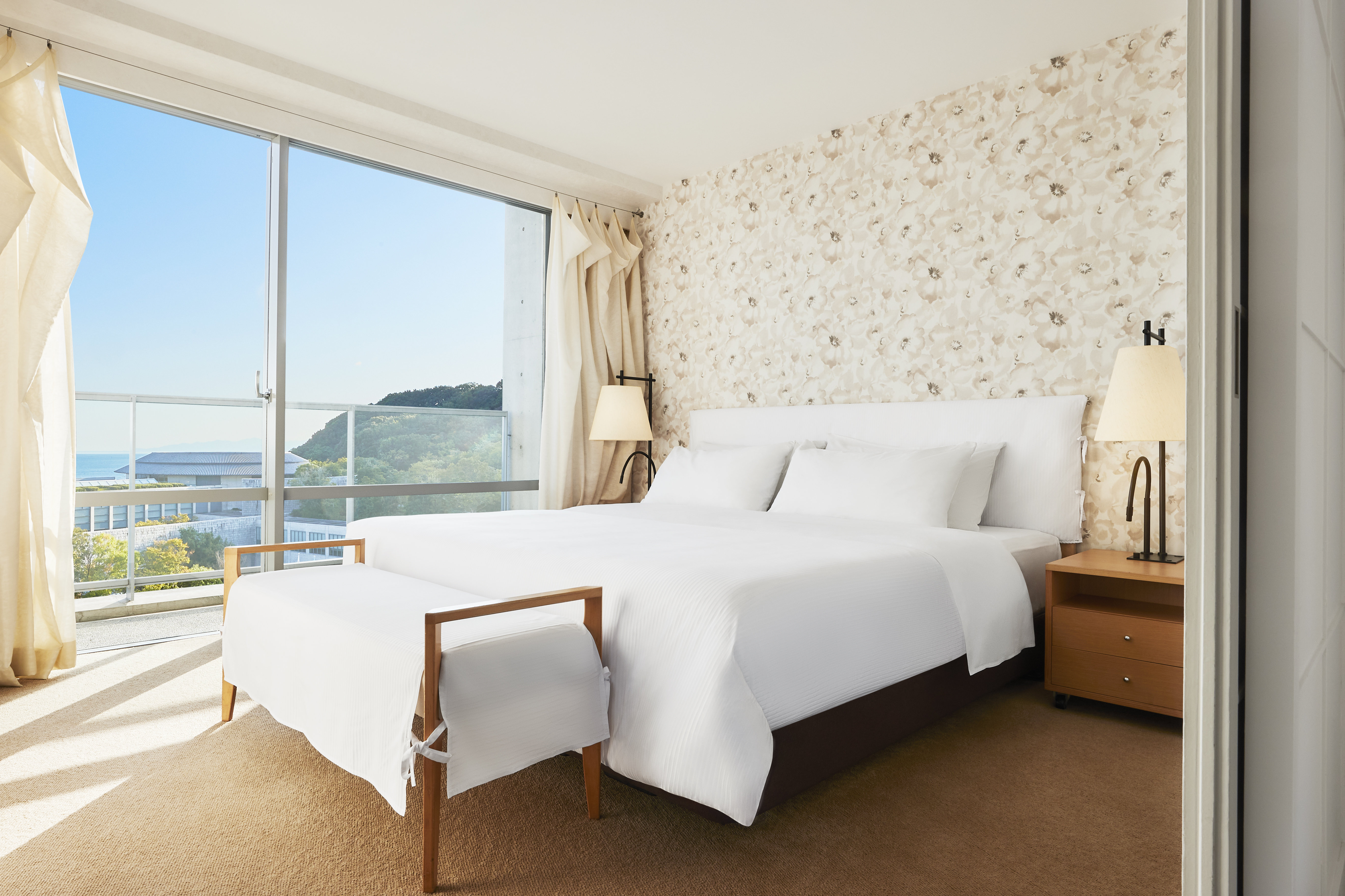 GRAND NIKKO AWAJI-guestroom-Junior Suite.jpg