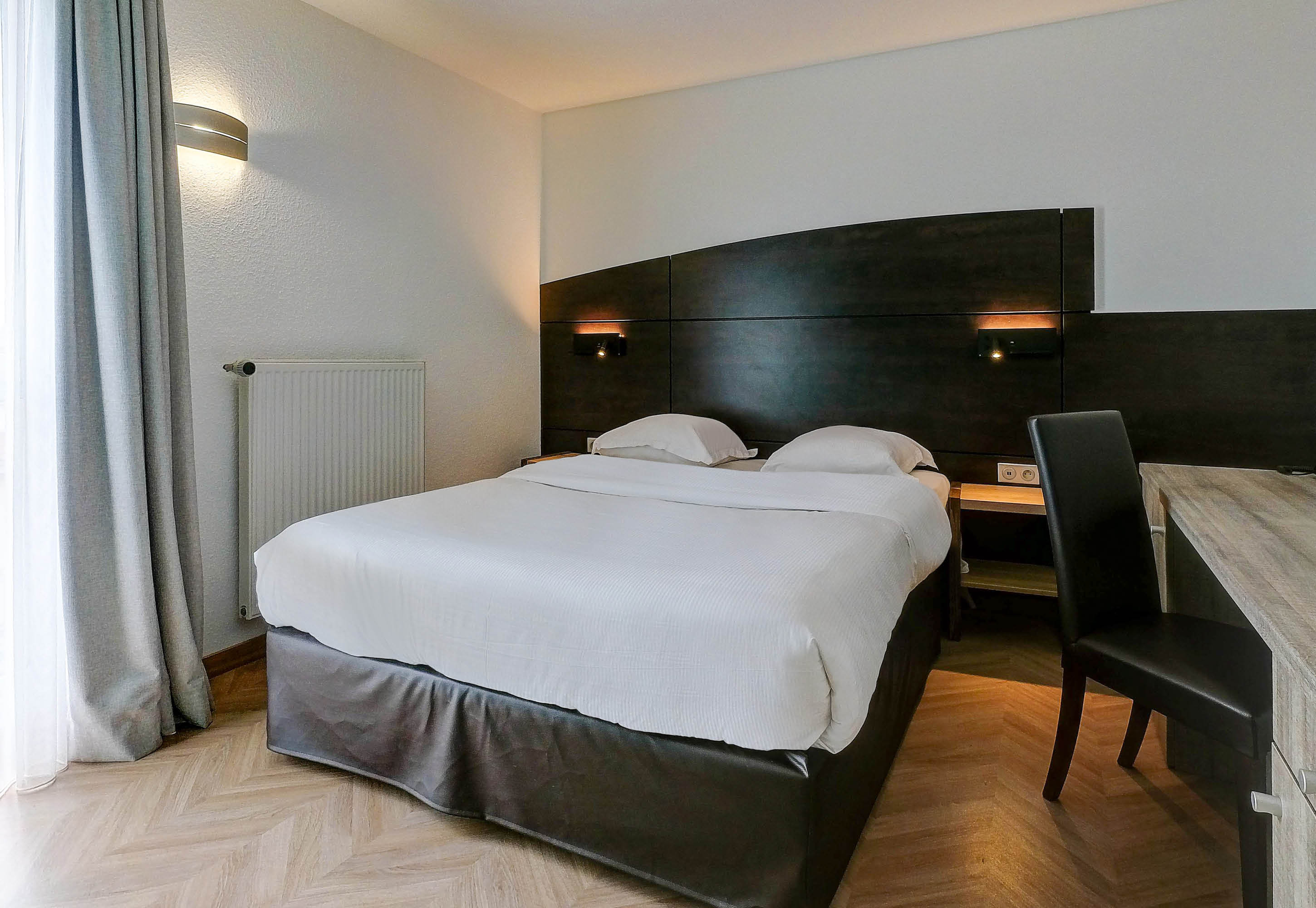 B&B HOTEL MONTBELIARD SOCHAUX-guestroom-Hotel Montbeliard Sochaux Superior Room.jpg