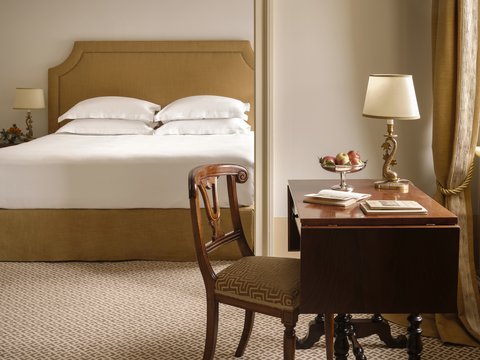 Double Deluxe Bed And Desk Detail