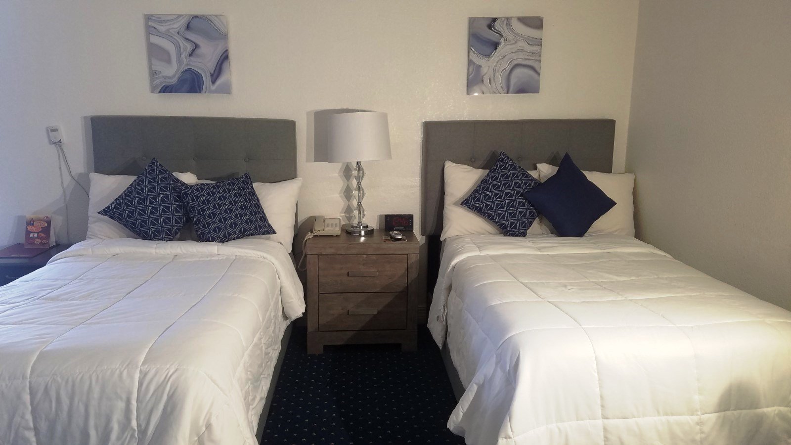 Stanford Motor Inn Palo Alto-guestroom-Handicaptwins.jpg