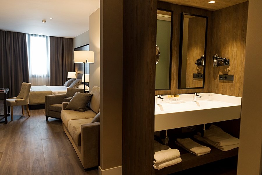 PALACIO VALDERRABANOS-guestroom-000164 Suite.jpg