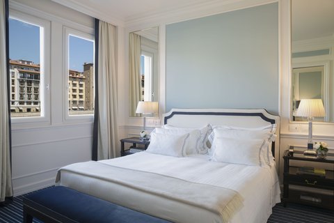 HOTEL LUNGARNO - Photo 40