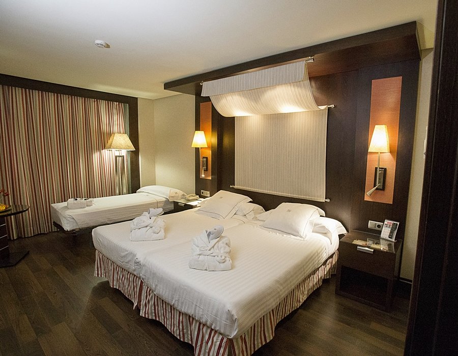 CORDOBA CENTER-guestroom-623679 Guest Room.jpg