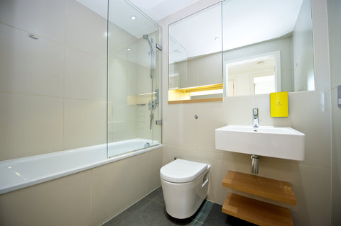 2 Bedroom Apartment Bathroom