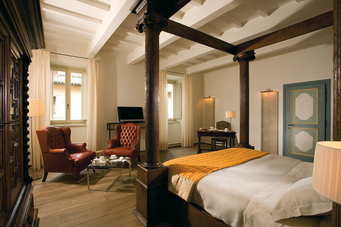 Palazzo Seneca-guestroom-Junior Suite.jpg
