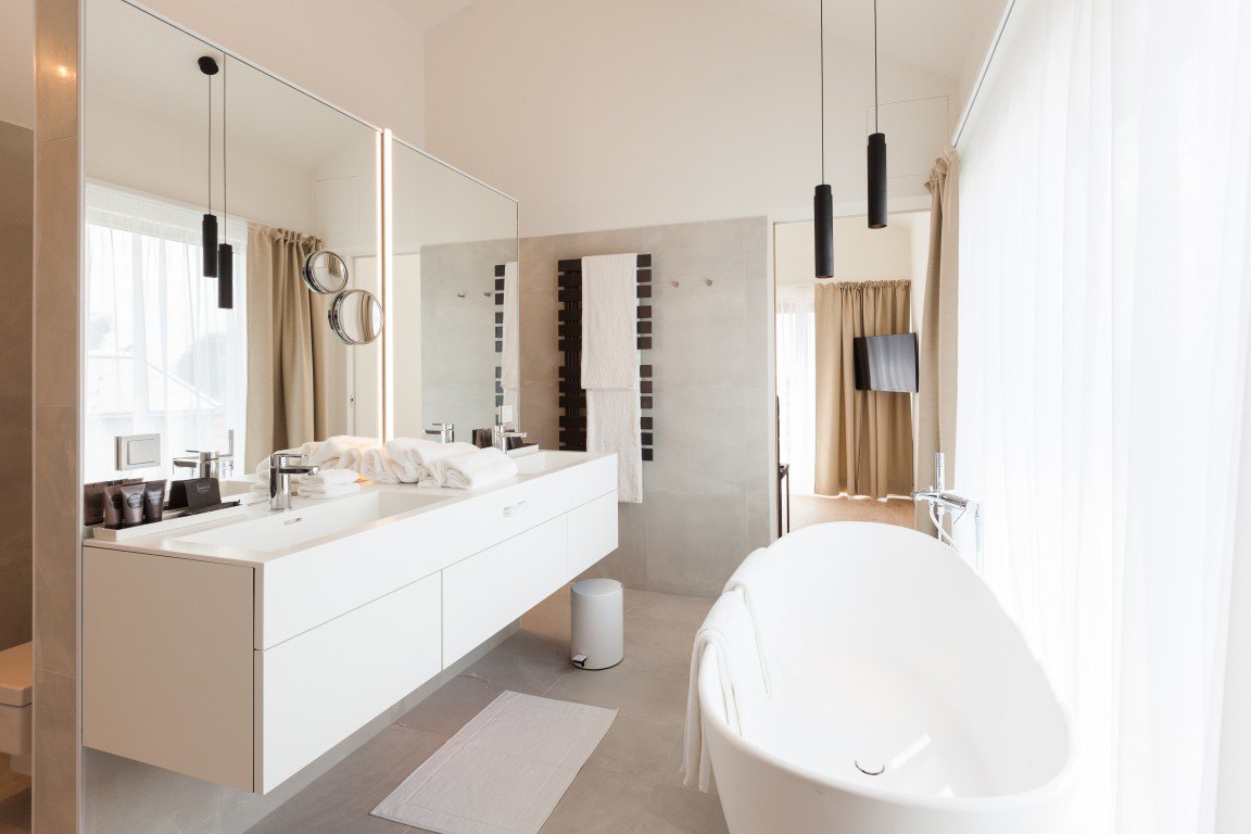 MORWALD Hotel am Wagram-guestroom-Penthouse Suite Bathroom.jpg