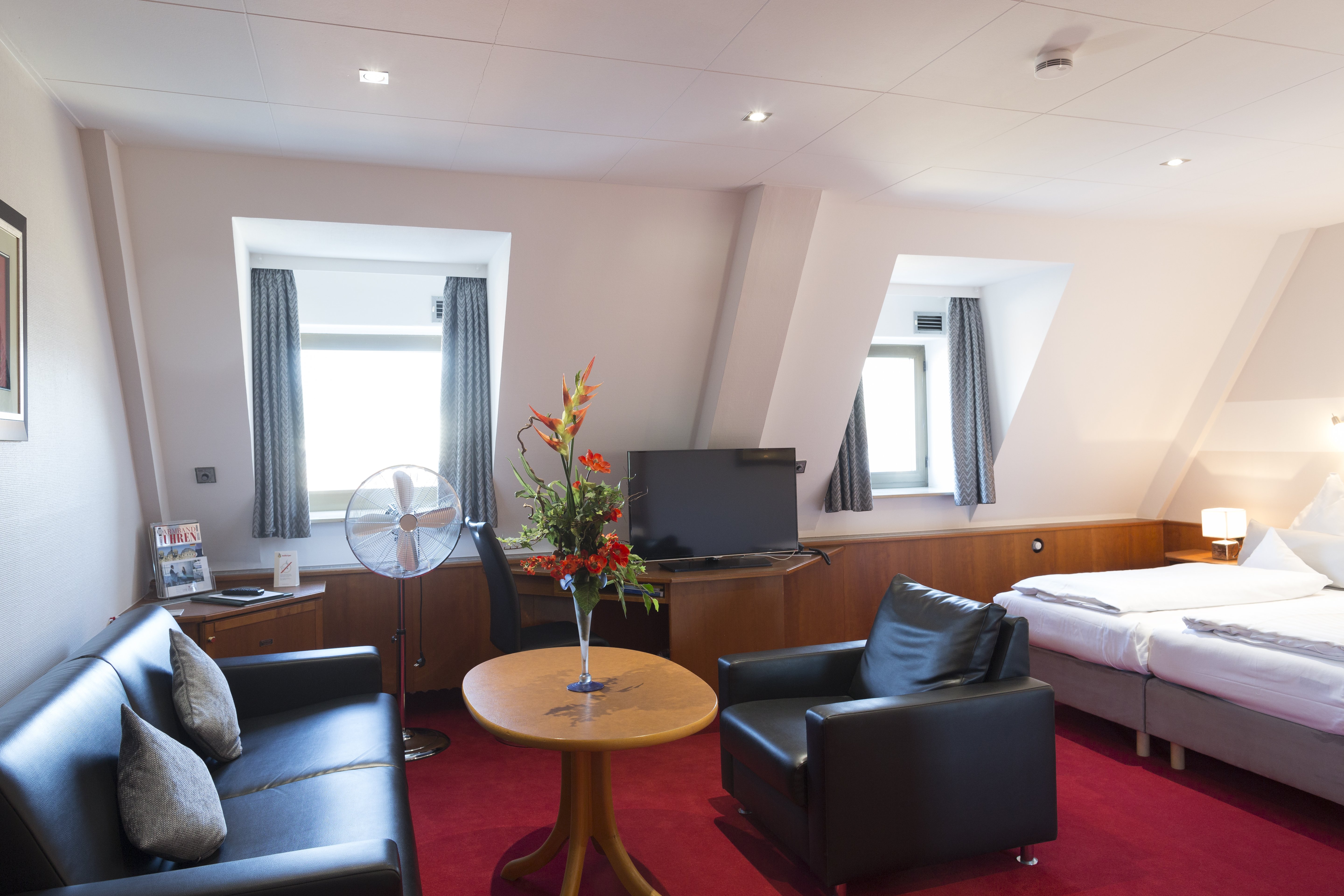 TOP AMBERGER WUERZBURG-guestroom-Junior Suite 1_TOP Hotel Amberger Wuerzburg.jpg