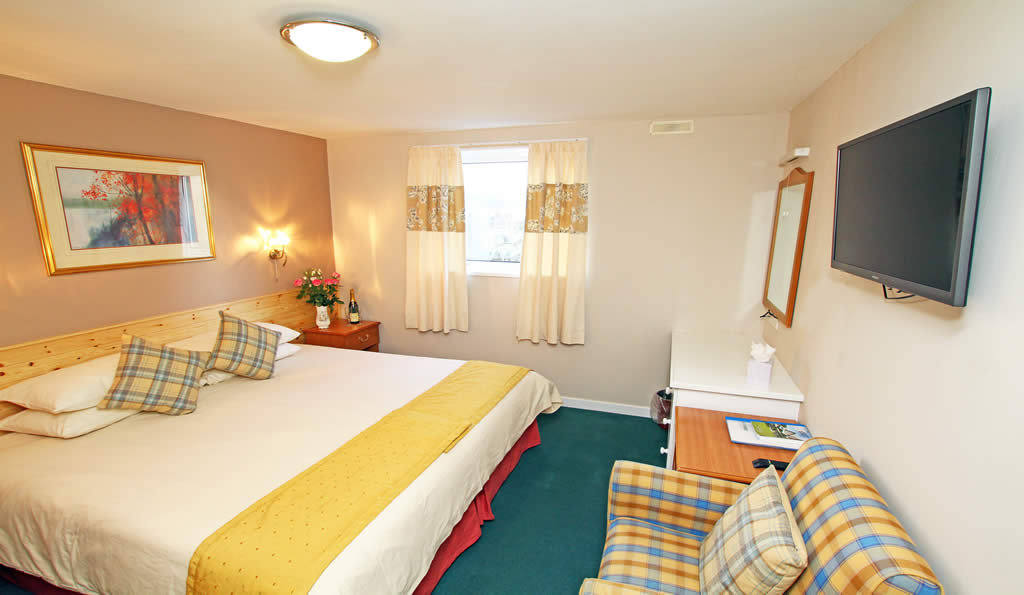 Castletown Hotel-guestroom-Superior Room.jpg
