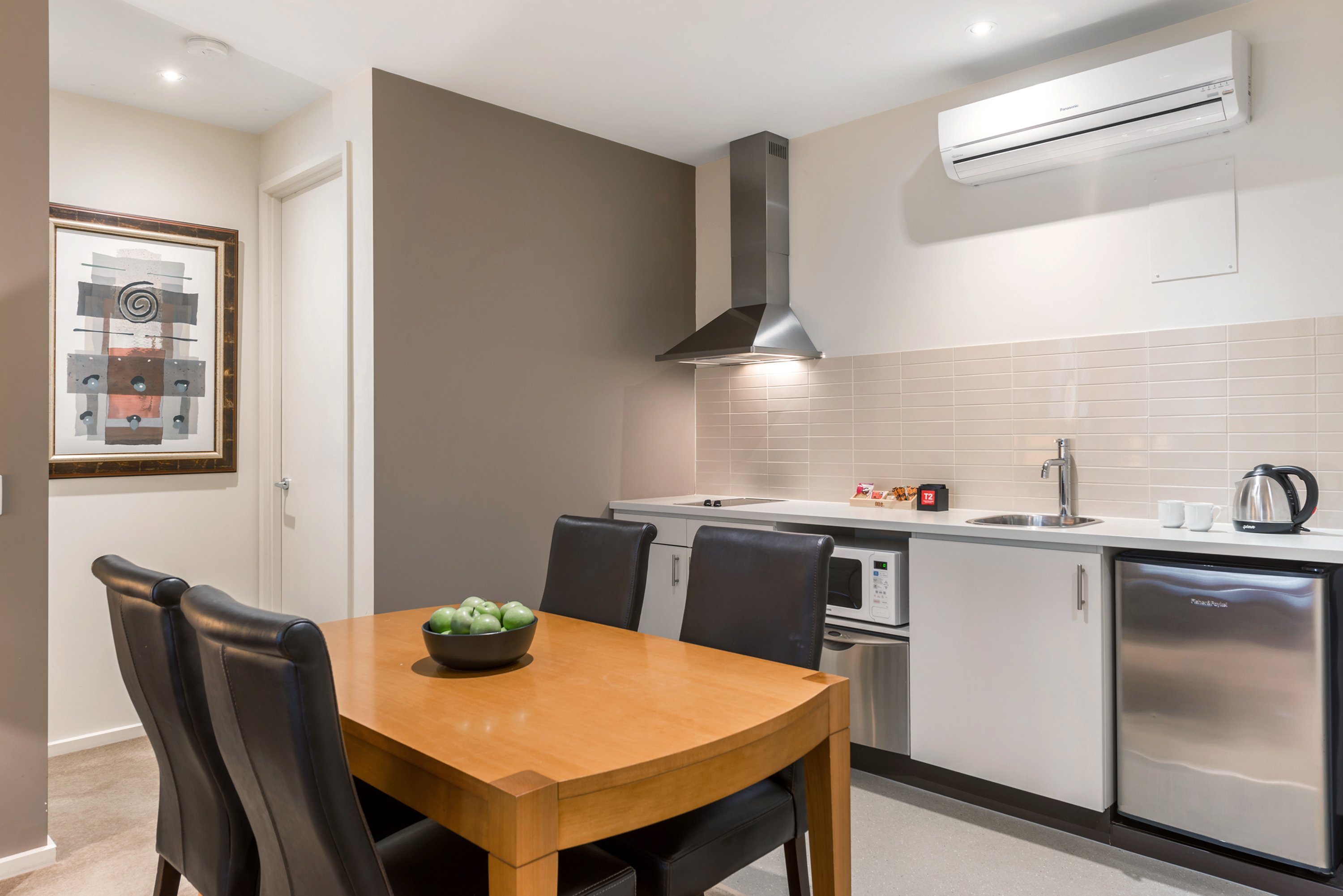 PEPPERS MOONAH LINKS RESORT-guestroom-One Bedroom Kitchen.jpg
