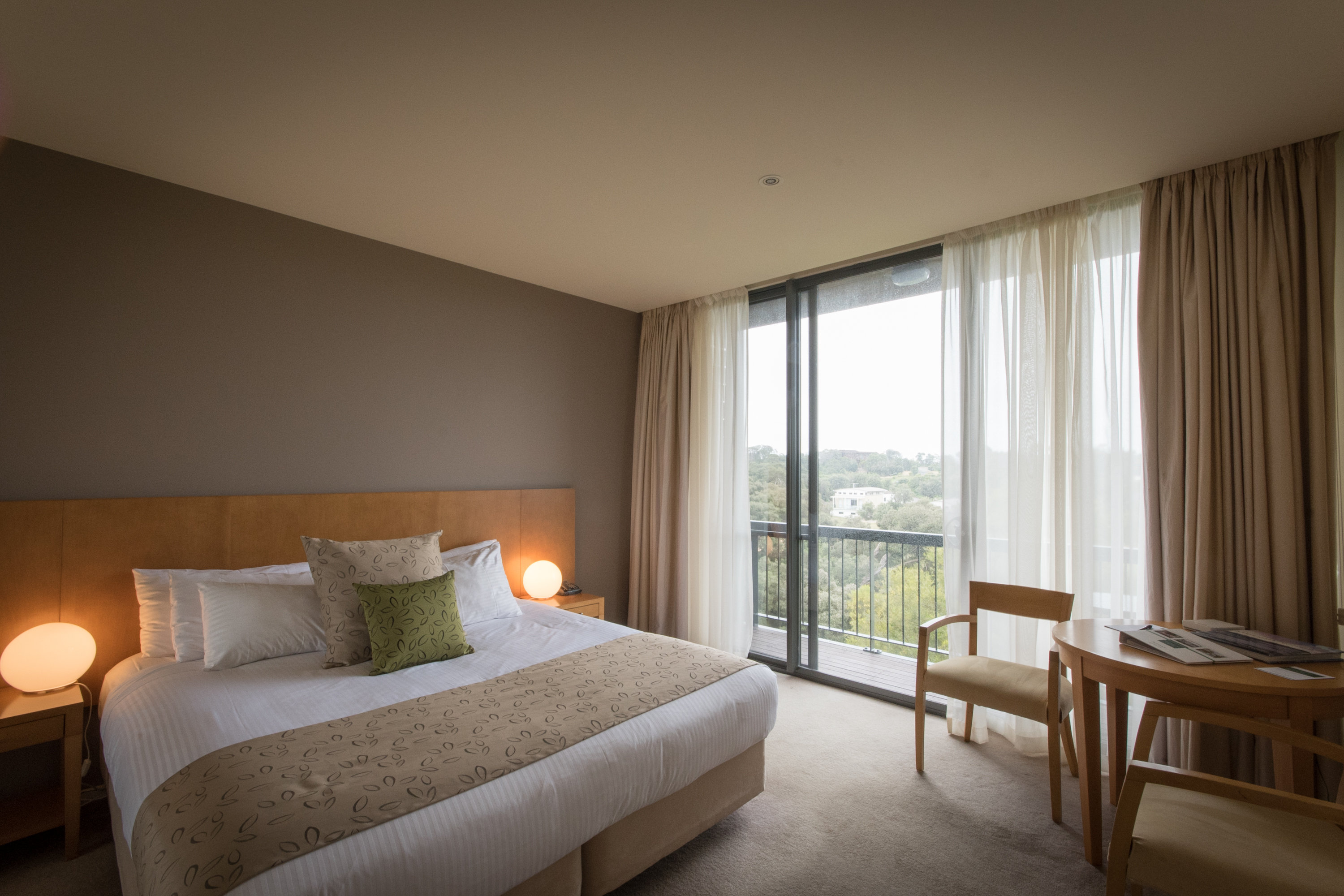 PEPPERS MOONAH LINKS RESORT-guestroom-Moonah Room Bedroom.jpg