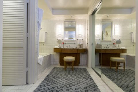 HALEKULANI HONOLULU - Photo 26