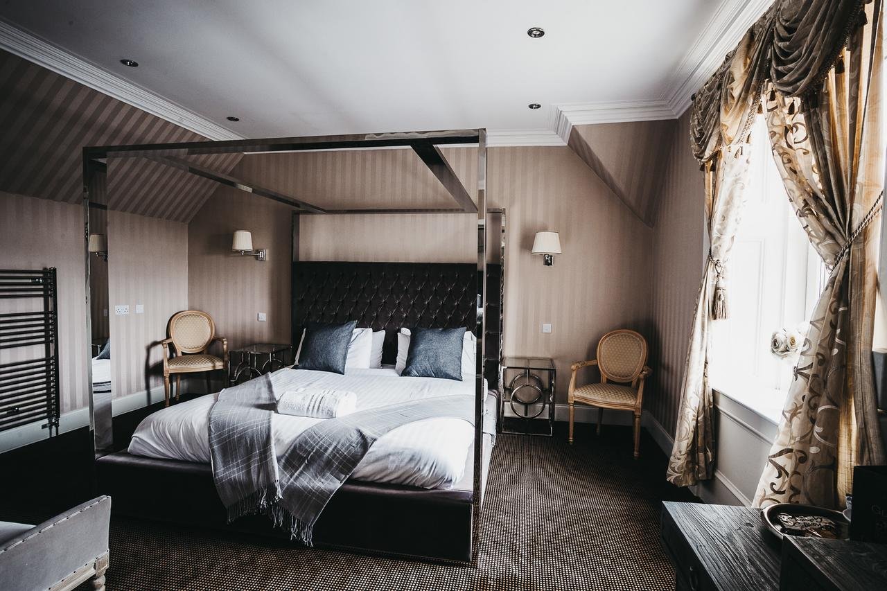 The Fenwick Hotel-guestroom-Bridal Suite.jpg