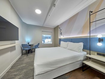 Ibis Perth