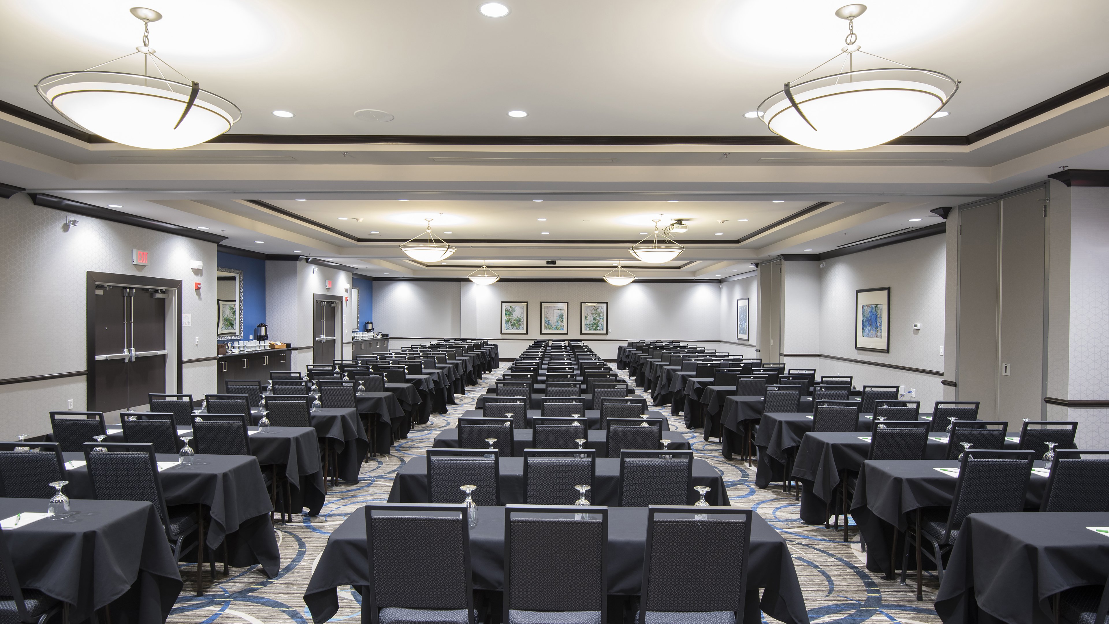 Book your next corporate meeting at the Holiday Inn