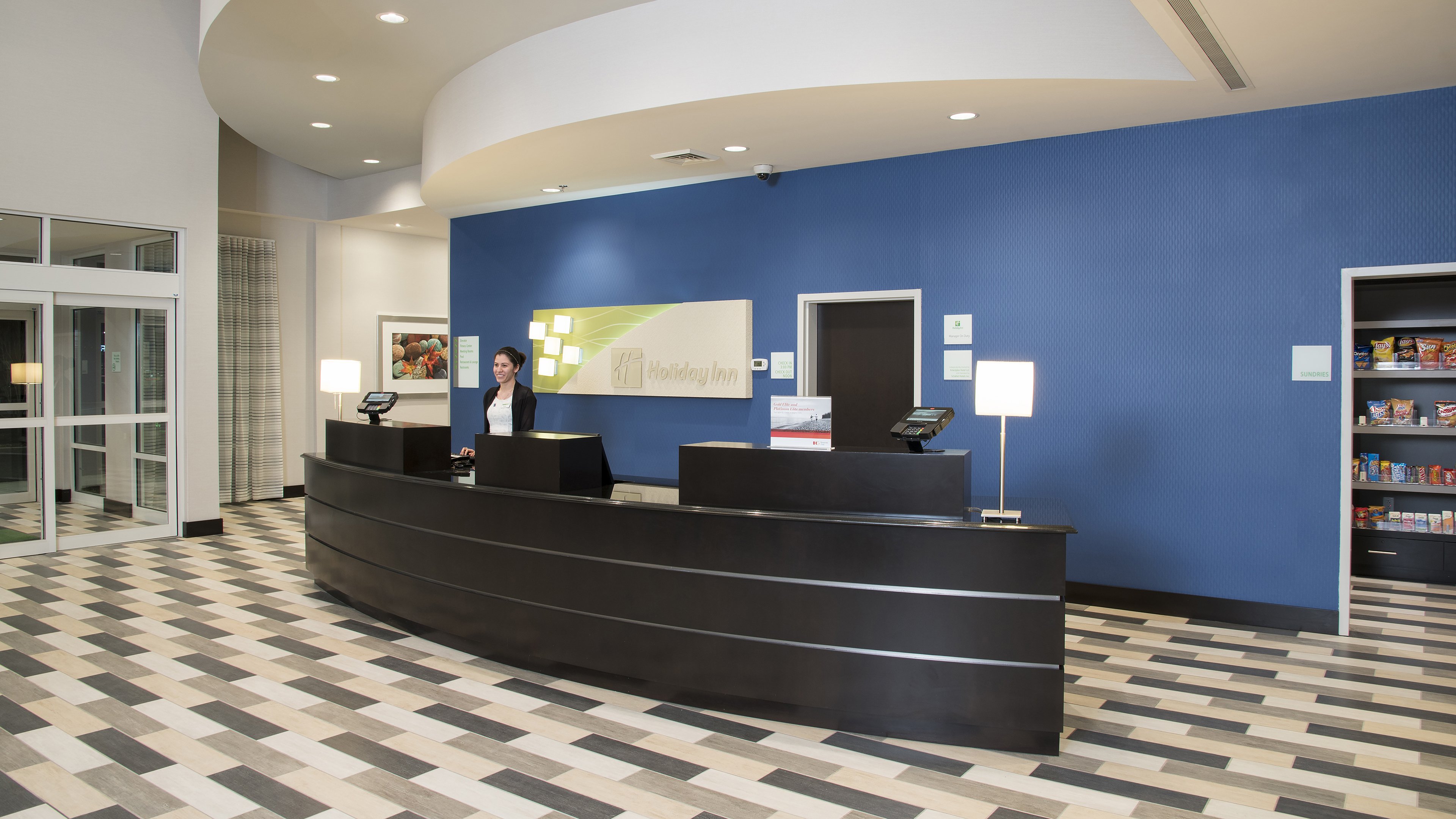 Welcome to the award Winning Holiday Inn Indianapolis Airport