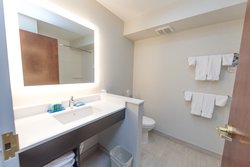  - Holiday Inn Express & Suites North East - I-90, Exit 41