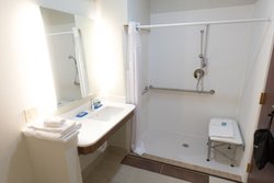  - Holiday Inn Express & Suites North East - I-90, Exit 41