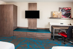  - Holiday Inn Express & Suites West Litchfield