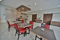  - Holiday Inn Express & Suites Gatineau
