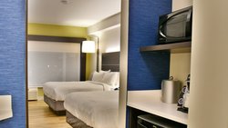  - Holiday Inn Express & Suites Gatineau