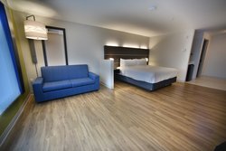  - Holiday Inn Express & Suites Gatineau