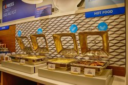  - Holiday Inn Express & Suites Livonia - I-96, Exit 177